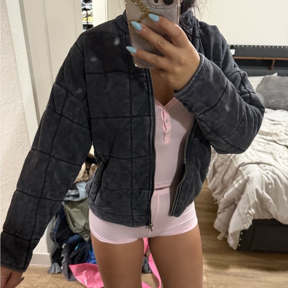 Black Quilted Jacket - Picture 2 of 4